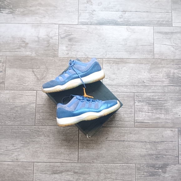 Nike Air Jordan Retro 11 - Picture 3 of 3